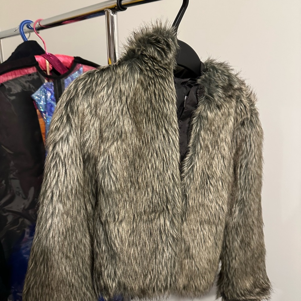 Old Navy Faux Fur Jacket in Gray and Black Kids